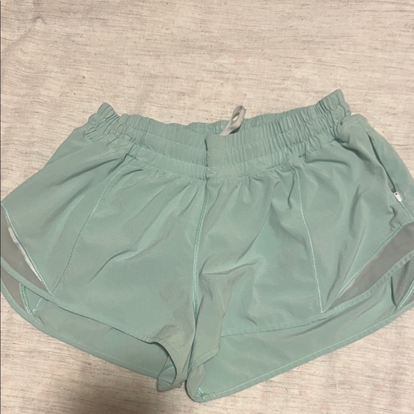 lululemon athletica Pants - Lululemon Women's Light Green/Blue hotty hot shorts 2.5
